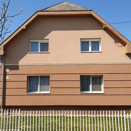 Adam Es Eva Apartman