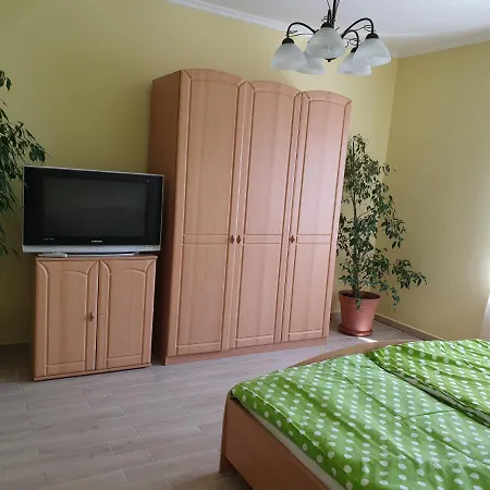 Διαμέρισμα Adam Es Eva Apartman Rezi